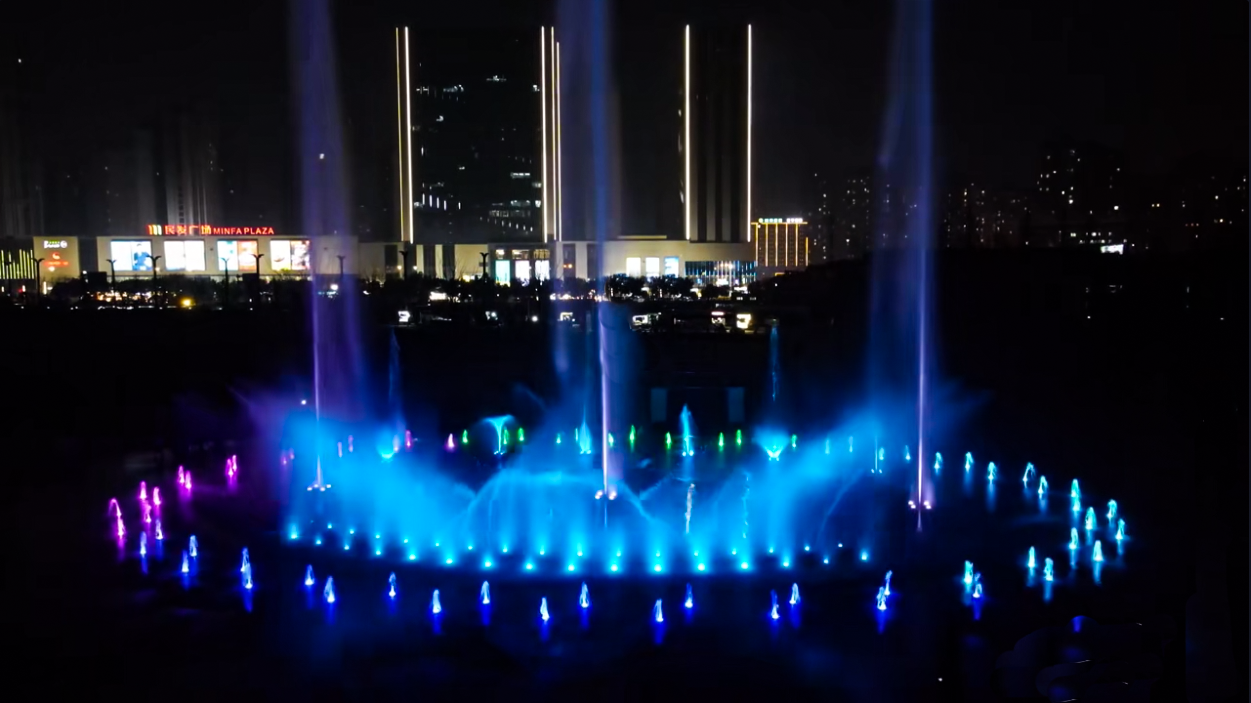 襄阳西湾公园旱喷水秀 城市夜游新名片